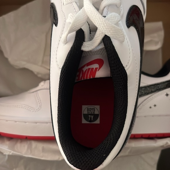 ✨ Nike Court Borough Low SE ✨ - Picture 3 of 7